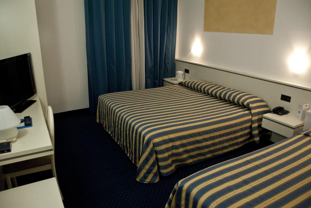 Bareta Hotel 3*